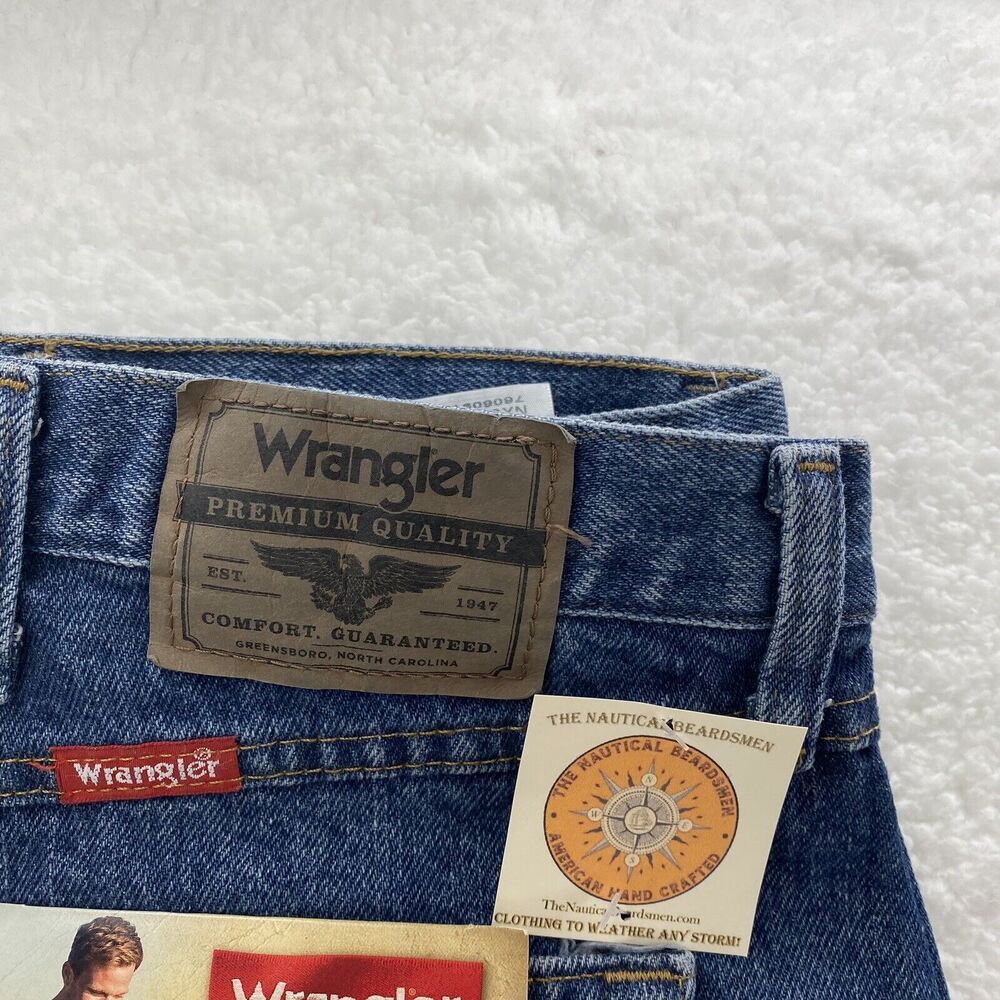 Wrangler Jeans Men 48x30 Blue Five Star Regular Fit Denim Sits at Waist Med Wash - Picture 13 of 16
